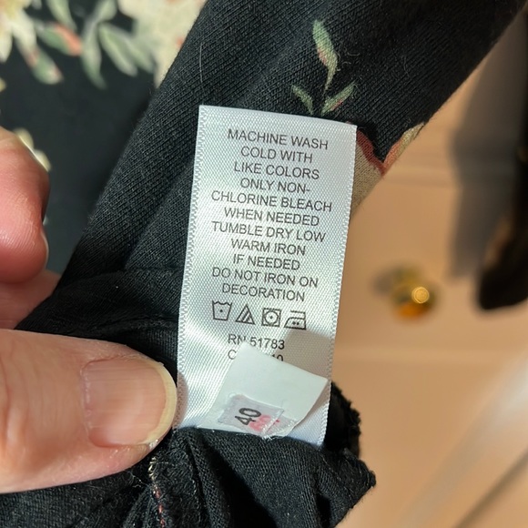 Maurice’s women’s 1 (1x), knit floral print on black, 3/4 sleeve - Picture 10 of 10